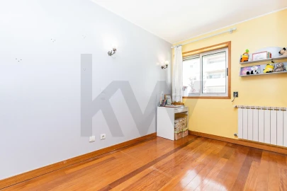 Apartamento T4 para Arrendamento em Lumiar