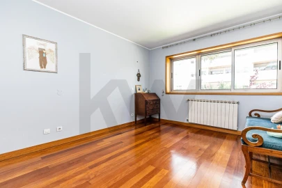 Apartamento T4 para Arrendamento em Lumiar