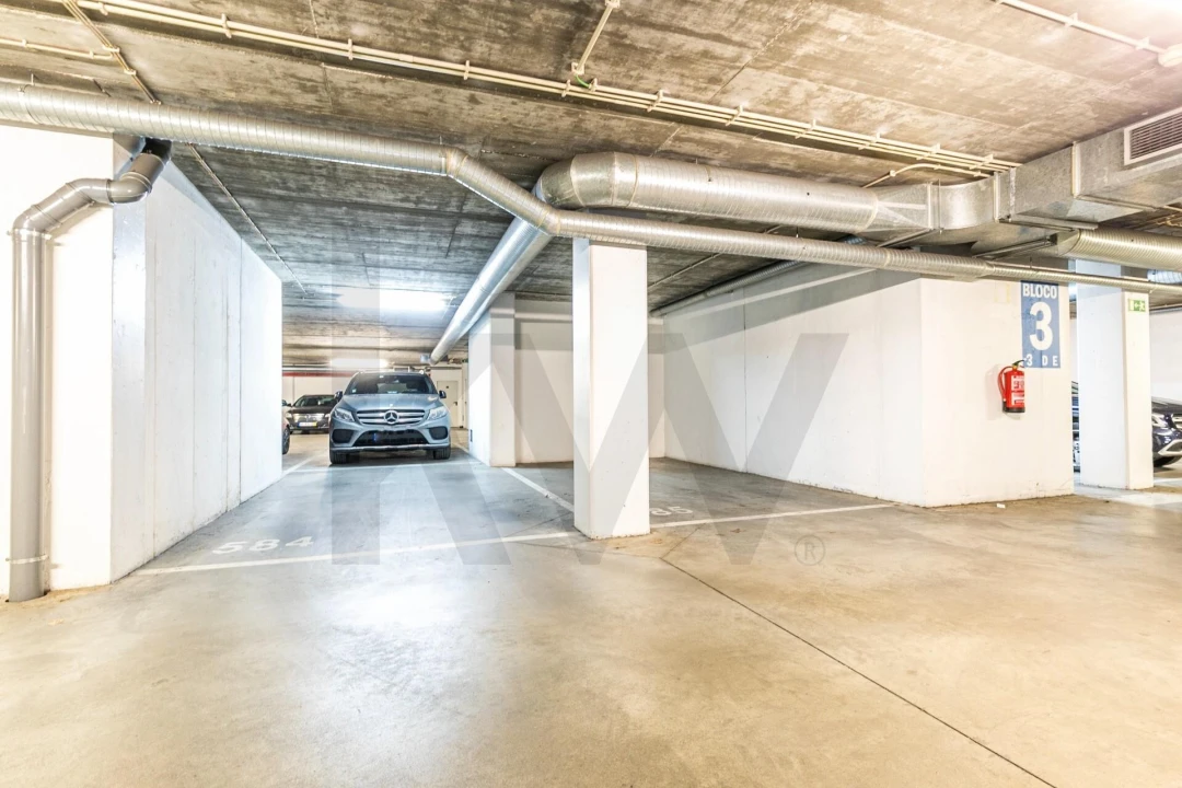 Apartamento T4 para Arrendamento em Lumiar Foto 24