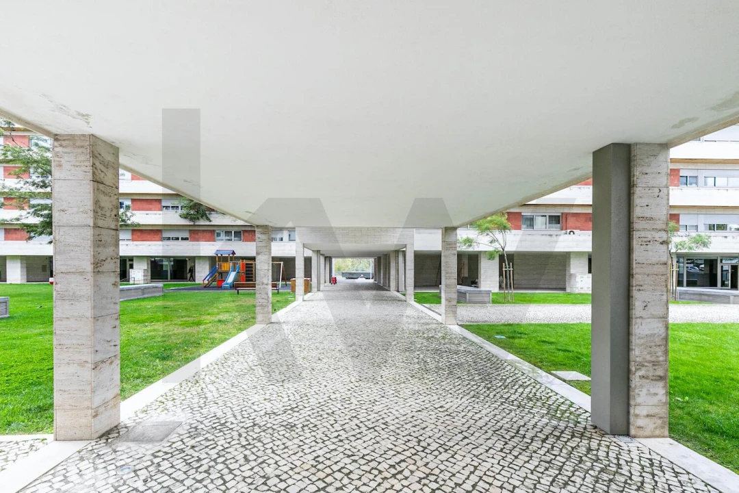 Apartamento T4 para Arrendamento em Lumiar Foto 30