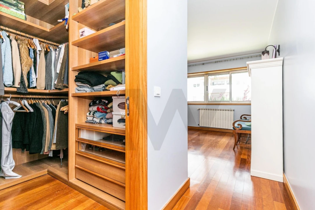 Apartamento T4 para Arrendamento em Lumiar Foto 11