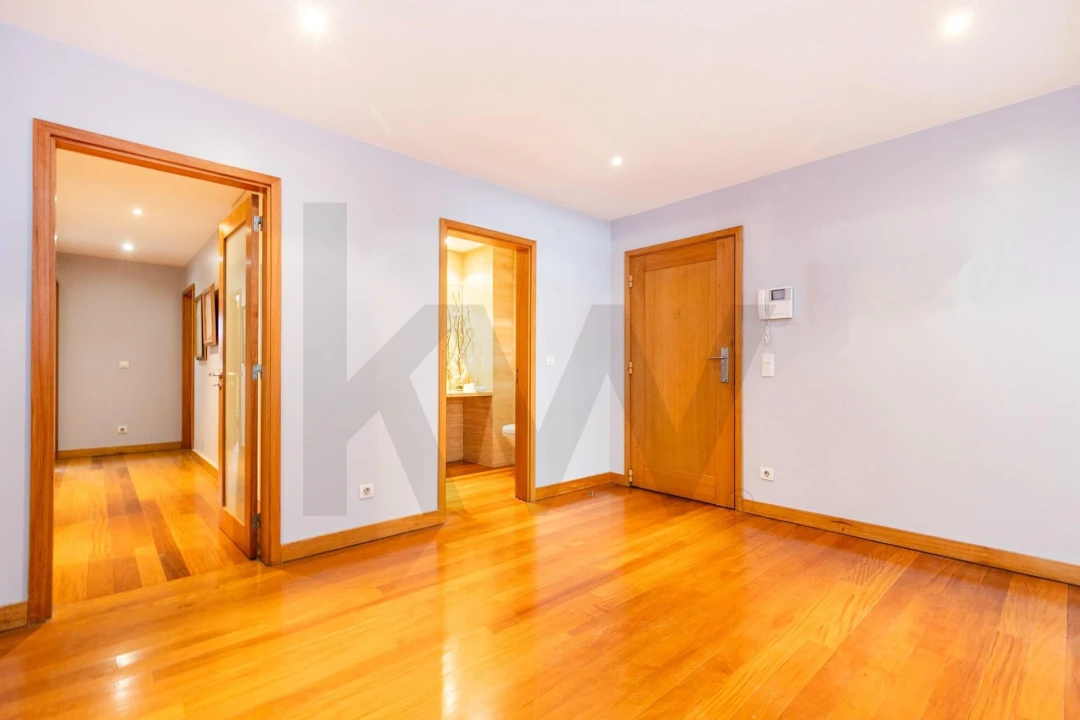 Apartamento T4 para Arrendamento em Lumiar Foto 8