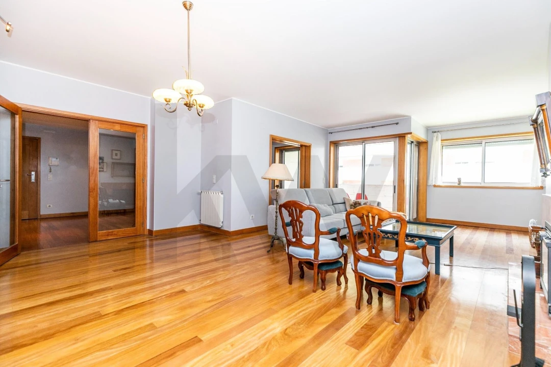 Apartamento T4 para Arrendamento em Lumiar Foto 5