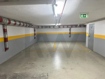 Garagem para Venda em Avenidas Novas