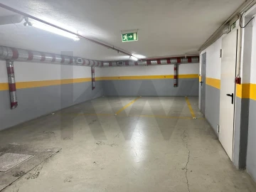 Garagem para Venda em Avenidas Novas