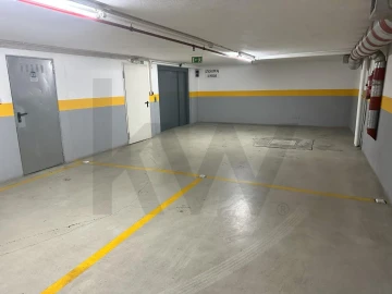Garagem para Venda em Avenidas Novas