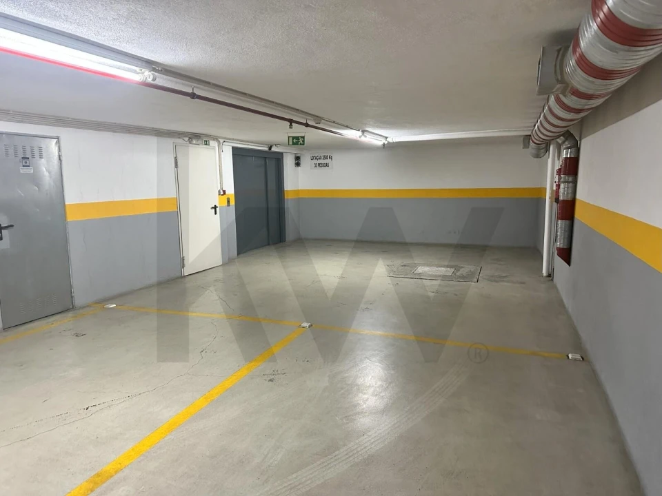 Garagem para Venda em Avenidas Novas Foto 10