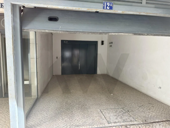 Garagem para Venda em Avenidas Novas Foto 16