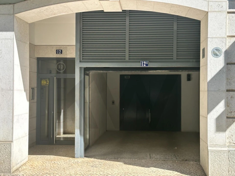 Garagem para Venda em Avenidas Novas Foto 3