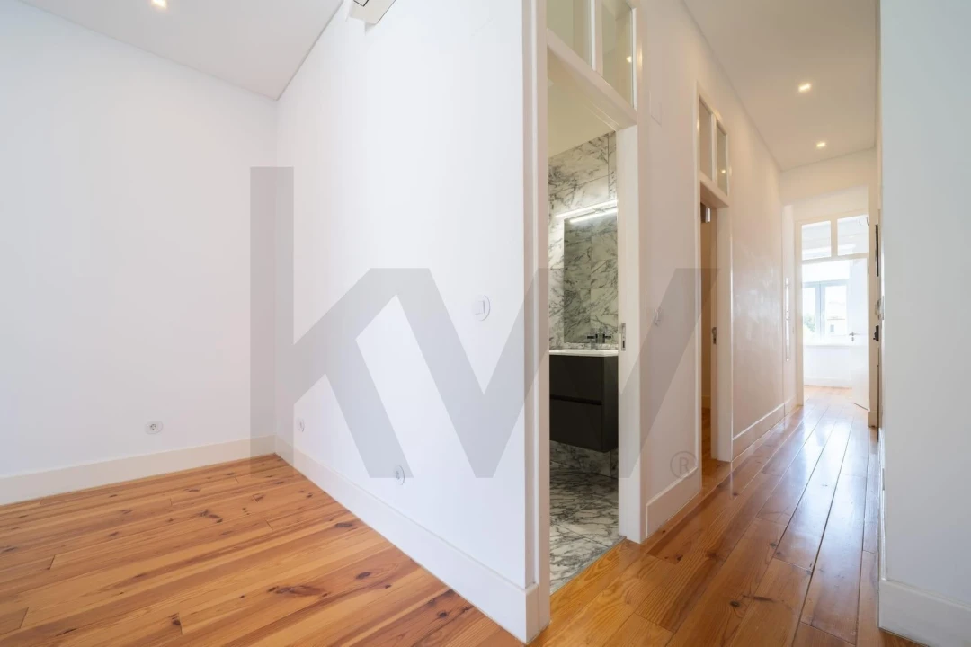 Apartamento T2 para Venda em São Vicente Foto 5