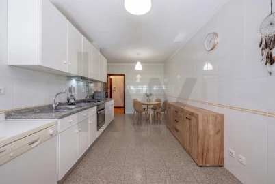 Apartamento T2 para Venda em Creixomil