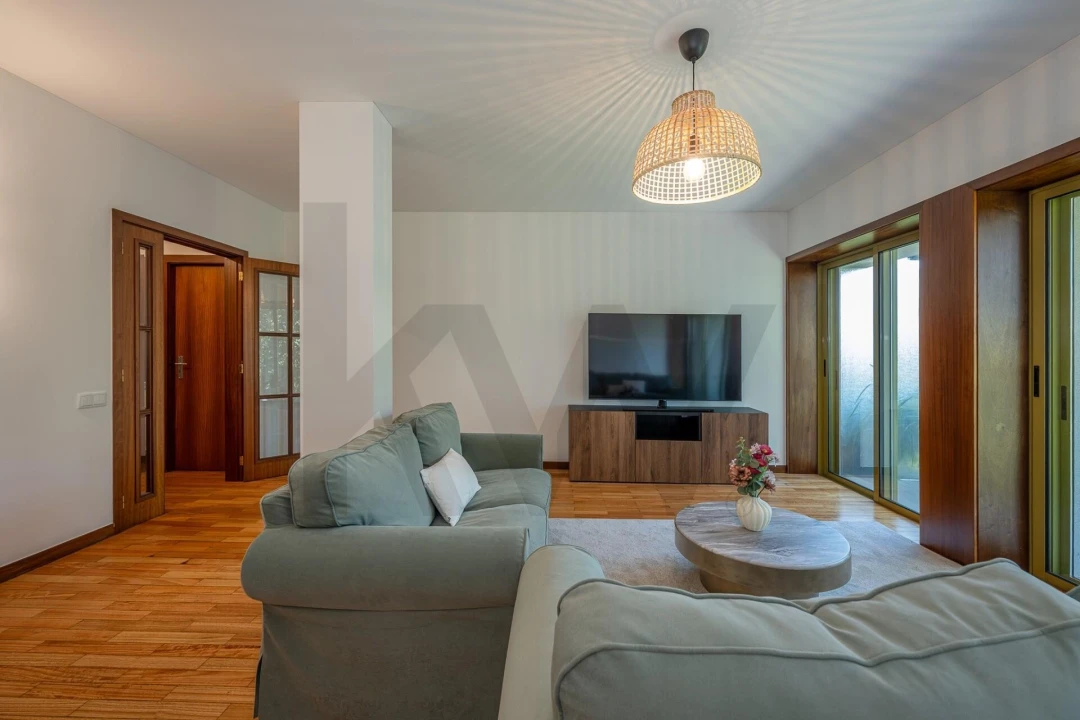 Apartamento T2 para Venda em Creixomil Foto 4