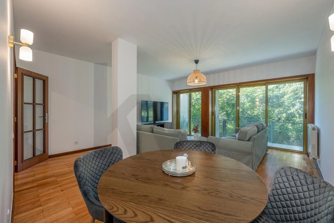 Apartamento T2 para Venda em Creixomil Foto 2