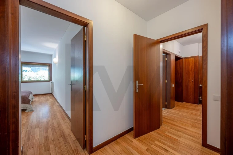 Apartamento T2 para Venda em Creixomil Foto 11