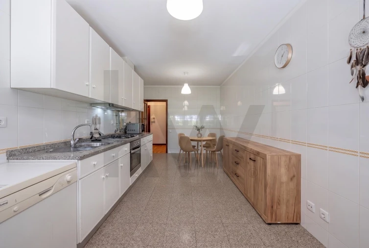 Apartamento T2 para Venda em Creixomil Foto 20
