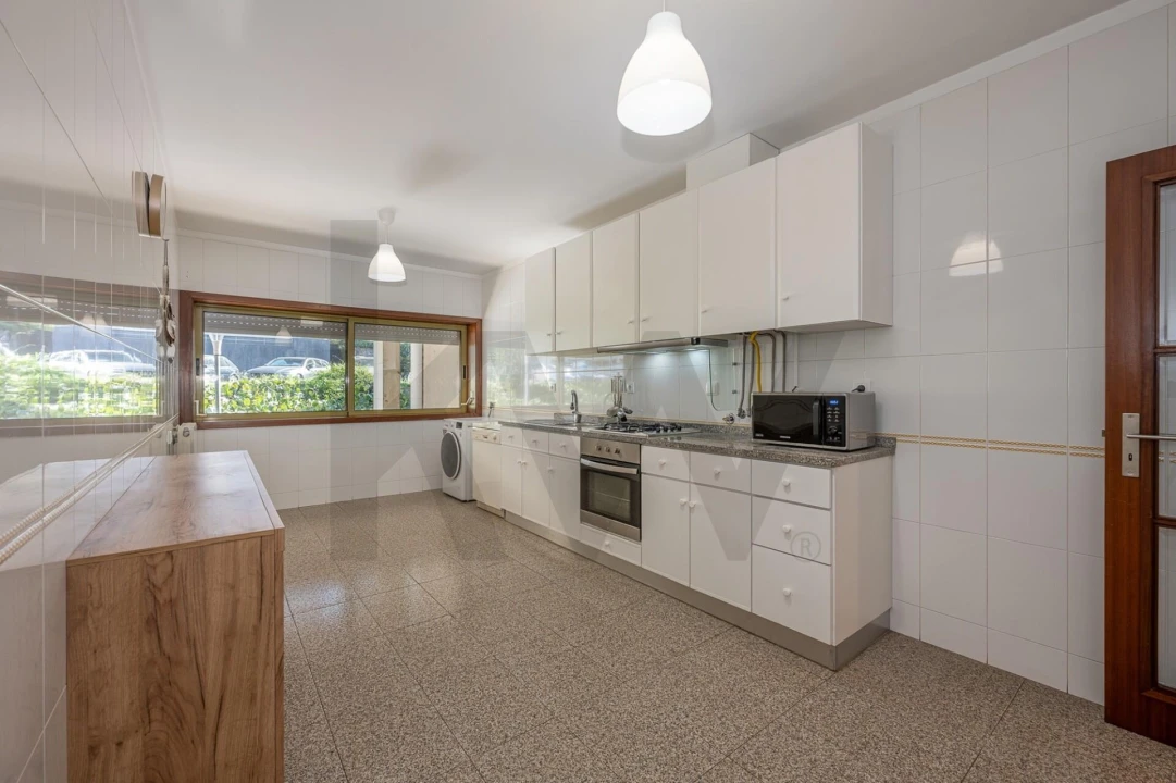 Apartamento T2 para Venda em Creixomil Foto 19