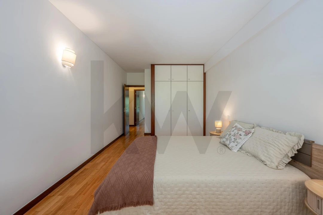 Apartamento T2 para Venda em Creixomil Foto 17