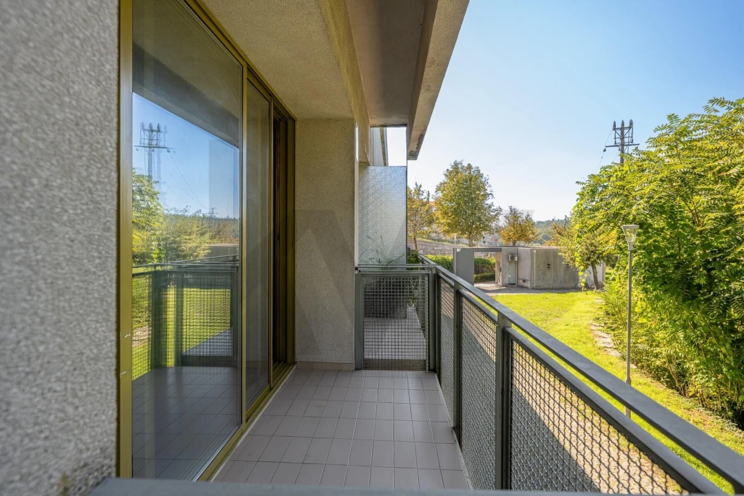 Apartamento T2 para Venda em Creixomil Foto 5