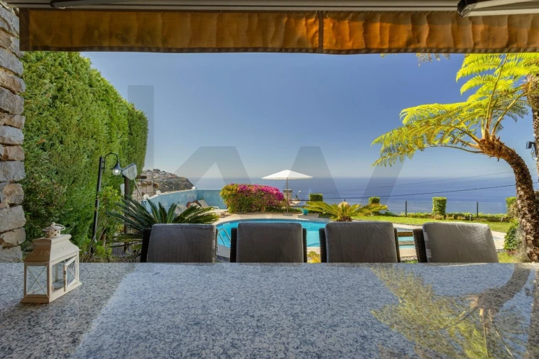 Moradia T4 para Venda em Arco da Calheta Foto 2