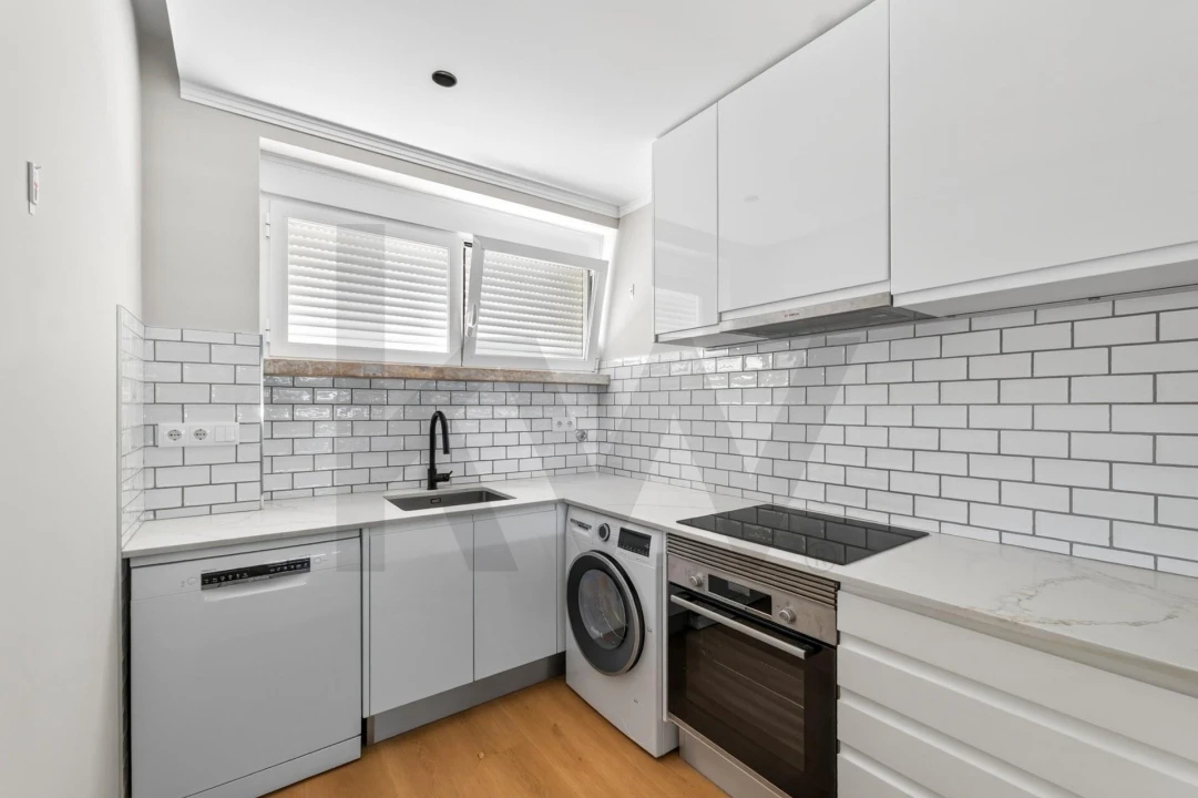 Apartamento T1 para Arrendamento em Alvalade Foto 5
