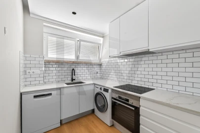 Apartamento T1 para Arrendamento em Alvalade