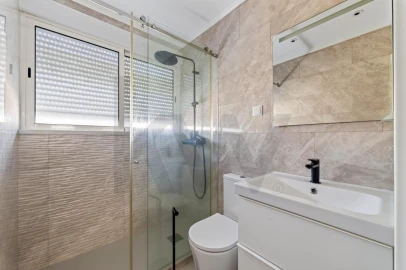 Apartamento T1 para Arrendamento em Alvalade