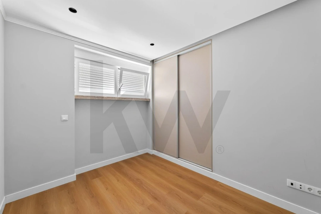Apartamento T1 para Arrendamento em Alvalade Foto 12