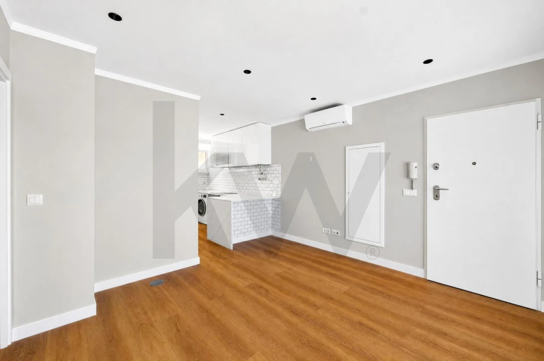 Apartamento T1 para Arrendamento em Alvalade Foto 2