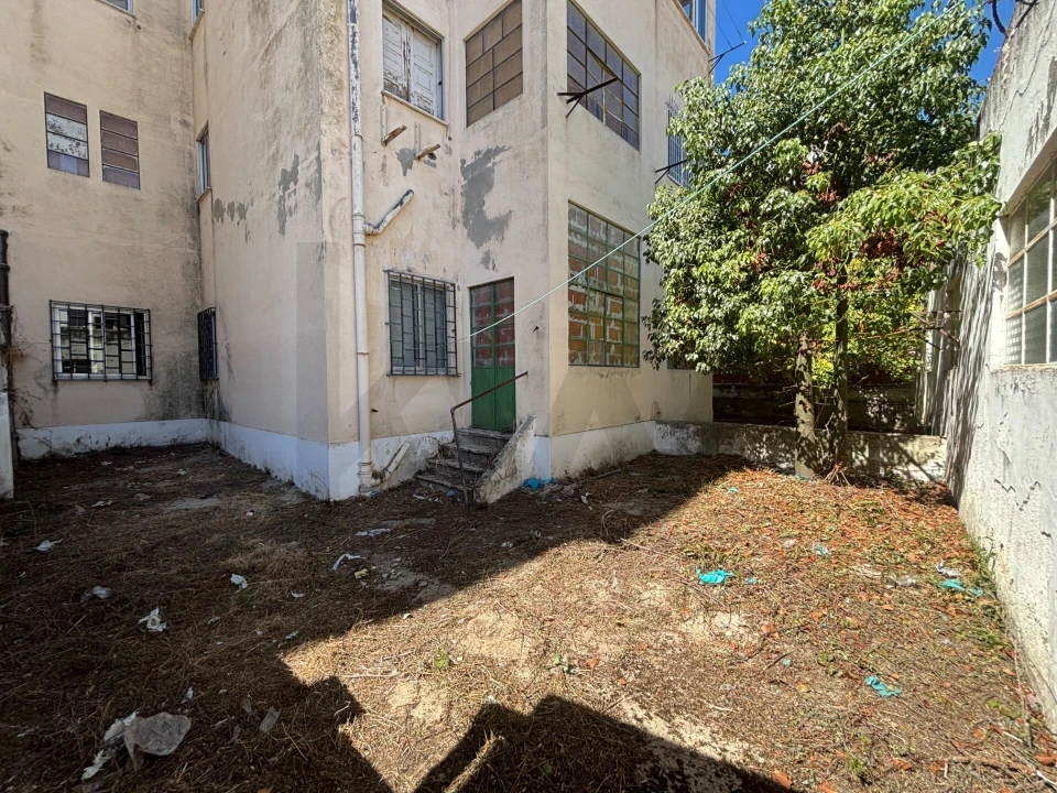 Prédio para Venda em Almada, Cova da Piedade, Pragal e Cacilhas Foto 8