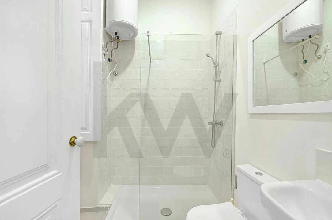 Quarto para Arrendamento em Avenidas Novas Foto 12