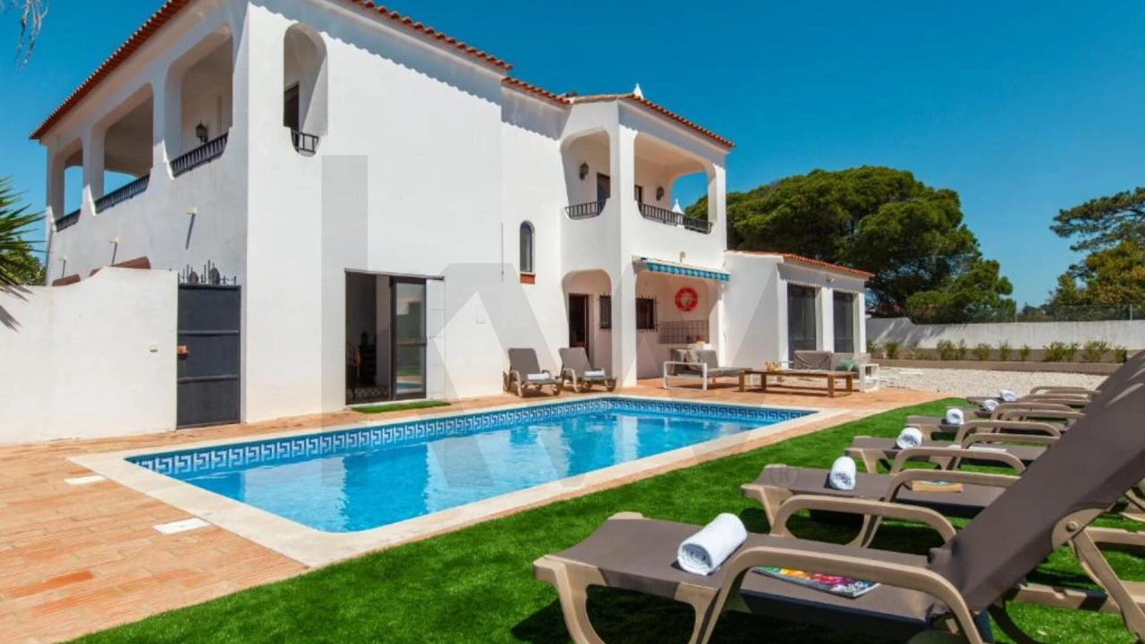 Moradia T4 para Arrendamento em Albufeira e Olhos de Água Foto 10