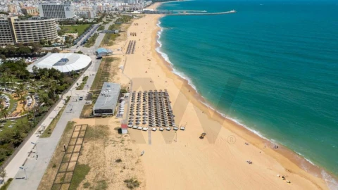 Moradia T4 para Arrendamento em Albufeira e Olhos de Água