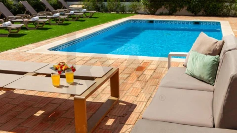 Moradia T4 para Arrendamento em Albufeira e Olhos de Água