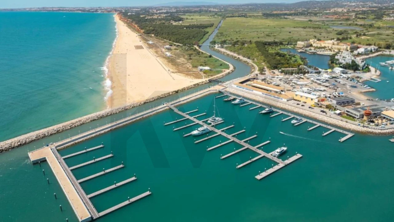 Moradia T4 para Arrendamento em Albufeira e Olhos de Água Foto 45