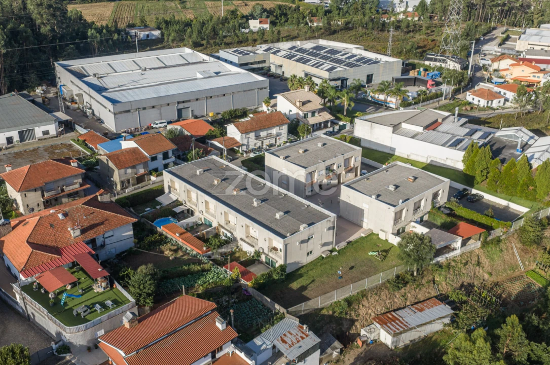 Moradia T3 para Venda em Campo e Sobrado Foto 32