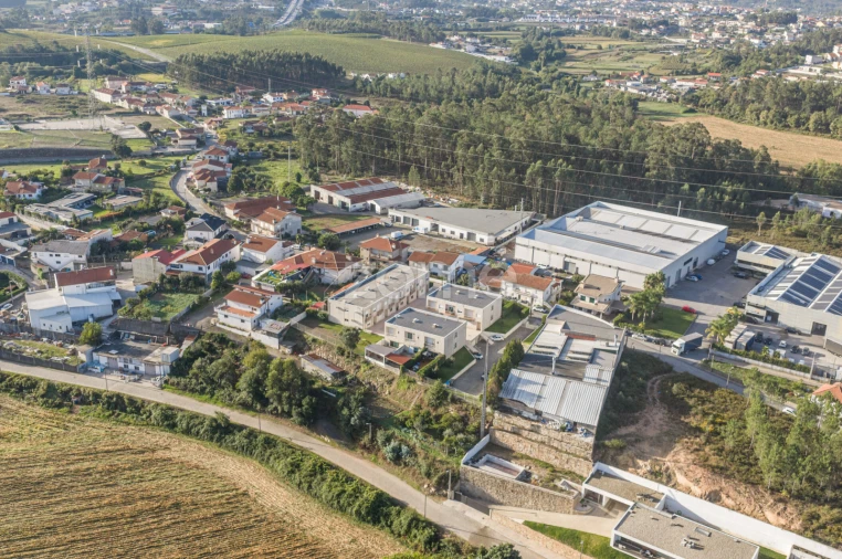 Moradia T3 para Venda em Campo e Sobrado Foto 31