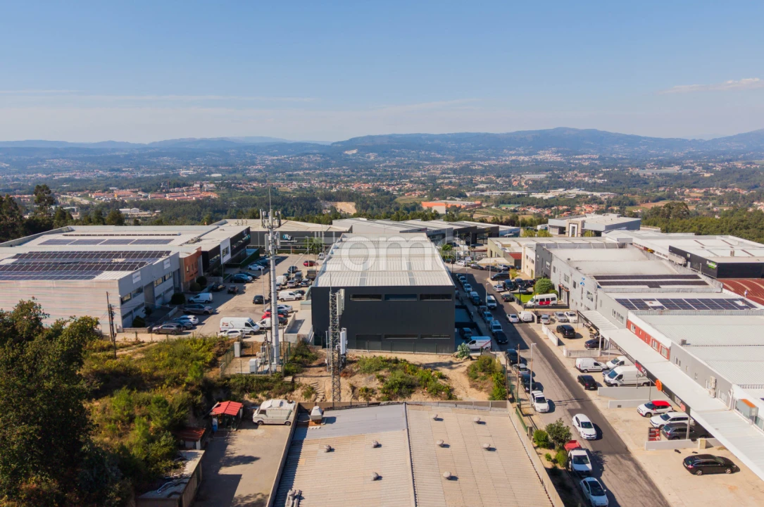 Terreno Comércio / Armazém para Venda em Adaufe Foto 19