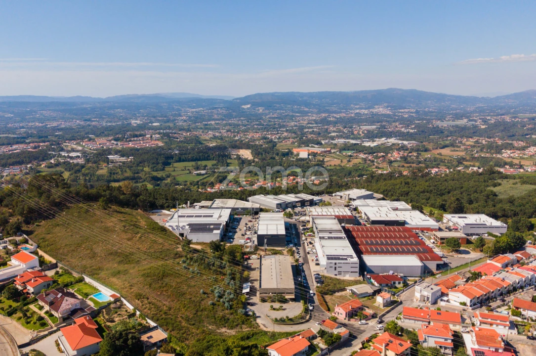 Terreno Comércio / Armazém para Venda em Adaufe Foto 21
