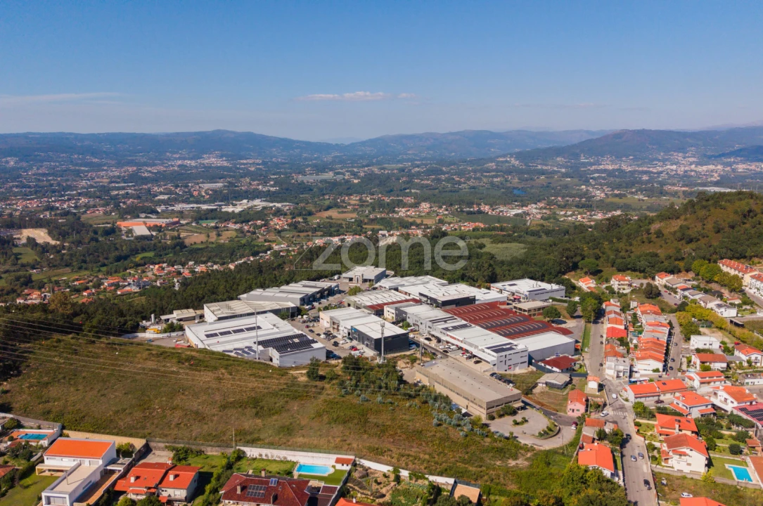 Terreno Comércio / Armazém para Venda em Adaufe Foto 24
