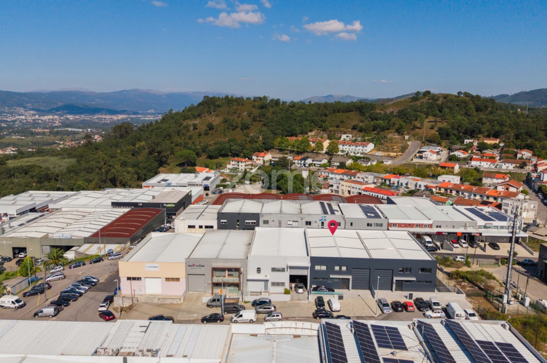 Terreno Comércio / Armazém para Venda em Adaufe Foto 2