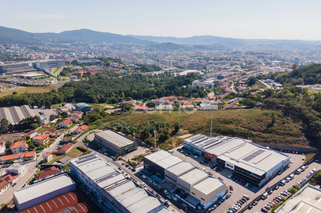 Terreno Comércio / Armazém para Venda em Adaufe Foto 23