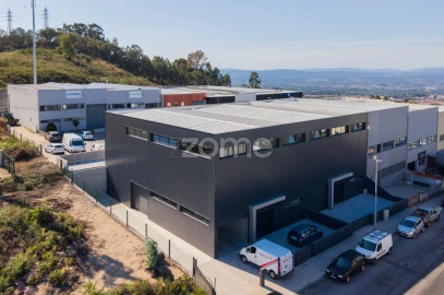 Terreno Comércio / Armazém para Venda em Adaufe