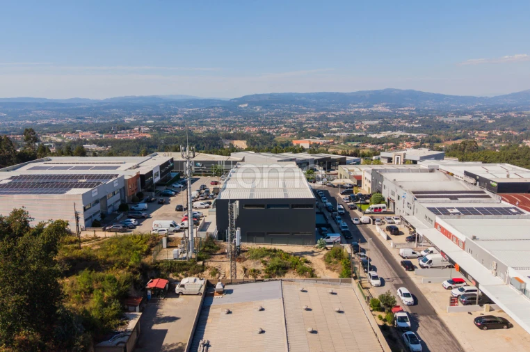 Terreno Comércio / Armazém para Venda em Adaufe Foto 19