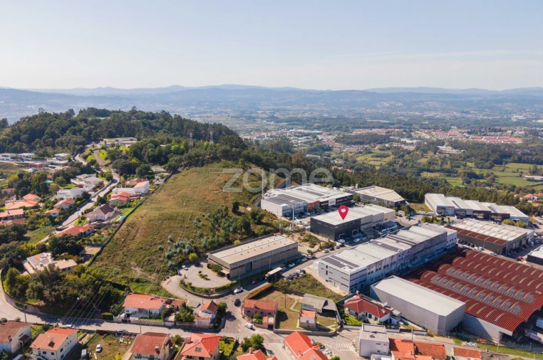 Terreno Comércio / Armazém para Venda em Adaufe Foto 25