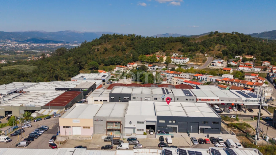 Terreno Comércio / Armazém para Venda em Adaufe