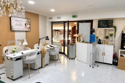 Negócio para Venda em Santa Marinha e São Pedro da Afurada