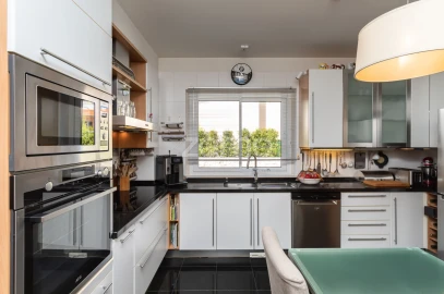 Moradia T7 para Venda em Carcavelos e Parede