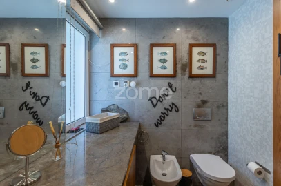 Moradia T7 para Venda em Carcavelos e Parede