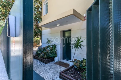 Moradia T7 para Venda em Carcavelos e Parede