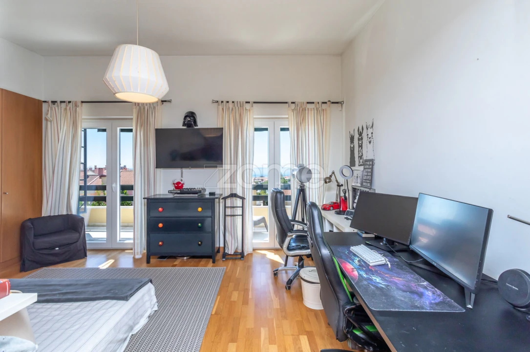 Moradia T7 para Venda em Carcavelos e Parede Foto 42